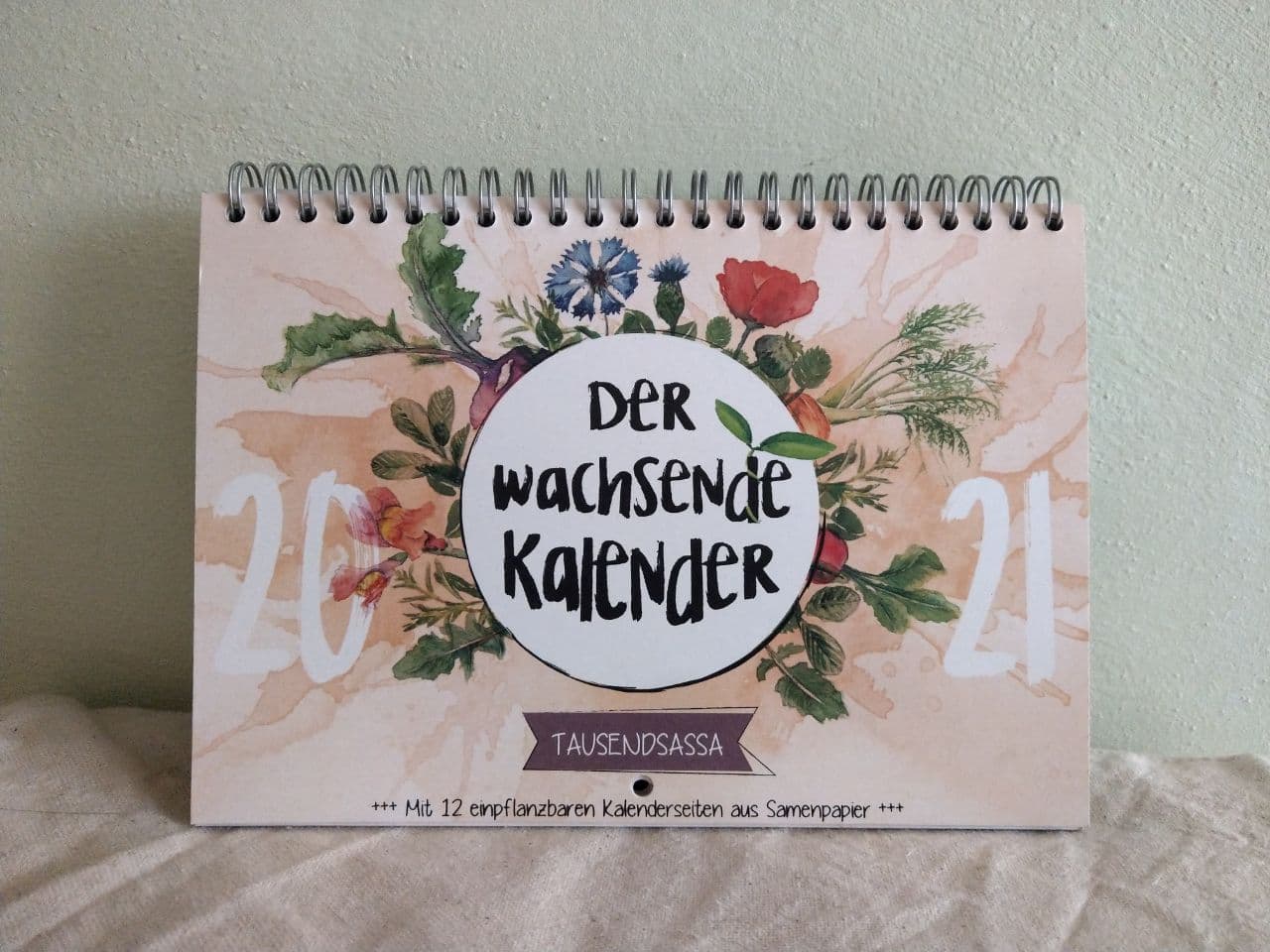 Man sieht auf dem Foto einen bunten Kalender - den wachsenden Kalender.