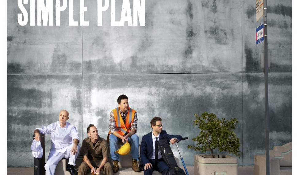 Das Albumcover "Harder Than It Looks" von Simple Plan zeigt die Band, wie sie auf einer Bank sitzt und wartet.