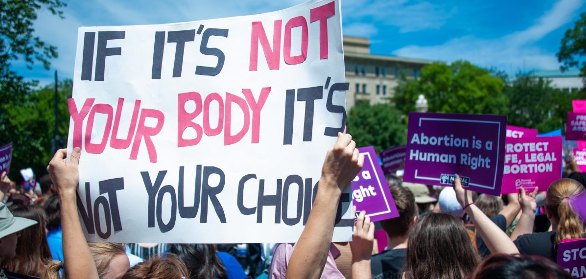 Menschen demonstrieren in Washington D.C. dagegen, dass Abtreibungen verboten werden sollen.