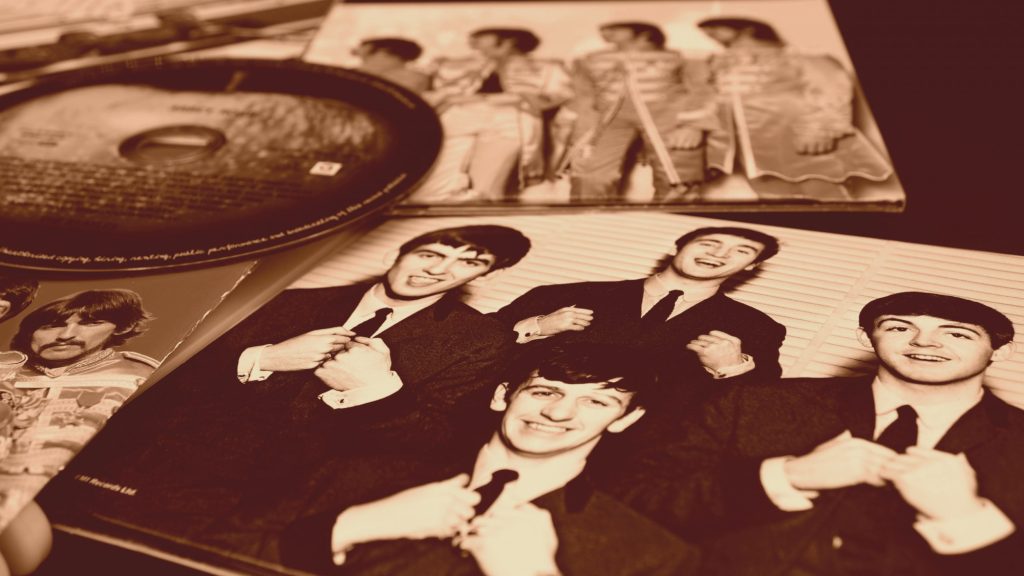 Das Foto zeigt eine CD der Beatles.