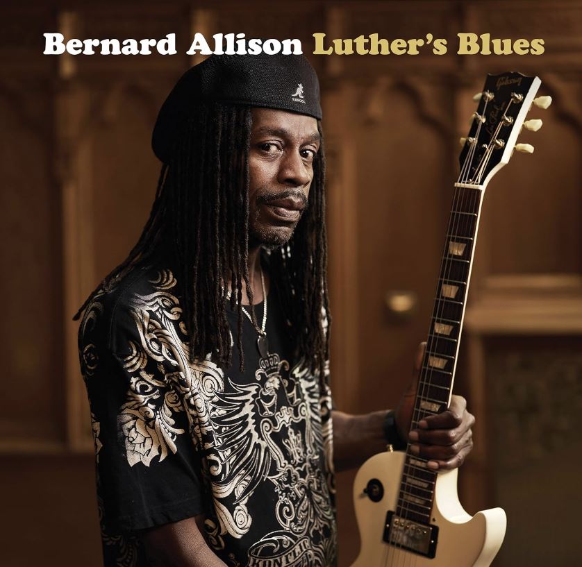 Das Albumcover "Luther's Blues" von Bernard Allison zeigt den Musiker mit einer Gitarre in der Hand.