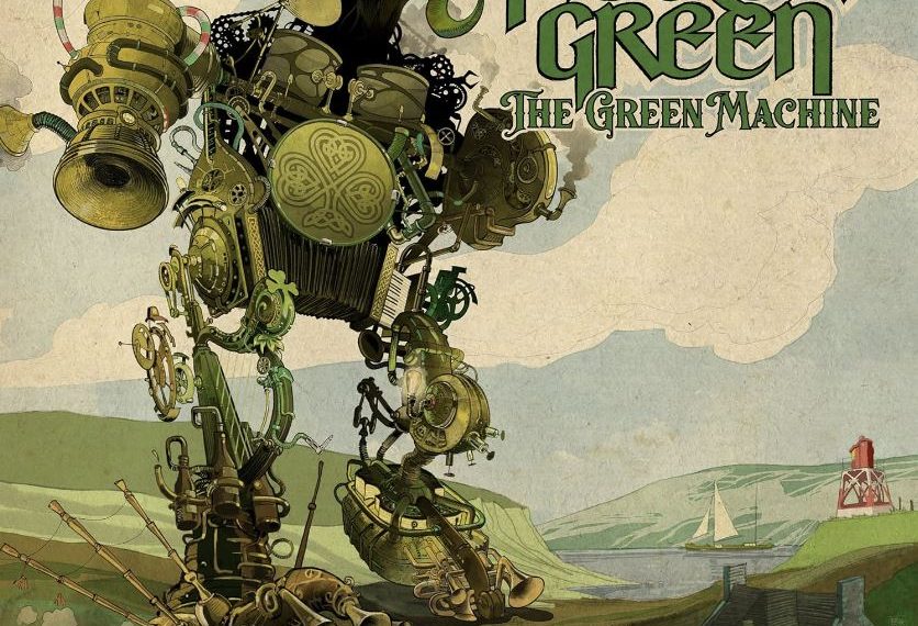 Das Albumcover "The Green Machine" von Fiddler's Green zeigt eine Figur, die vielen Instrumenten und Geräten besteht. Sie steht in einer grünen Landschaft.