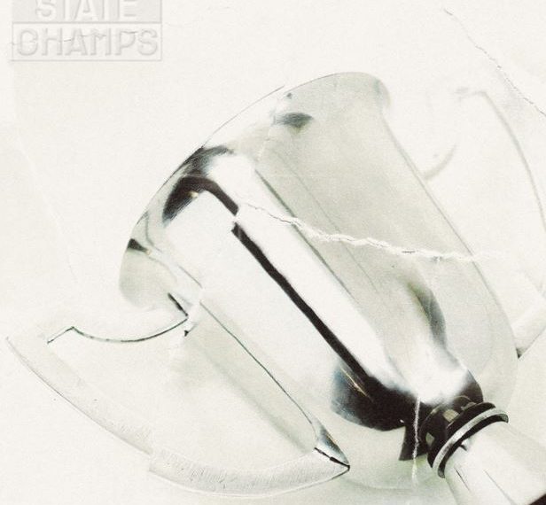 Das Albumcover "State Champs" von State Champs zeigt einen silbernen Pokal.