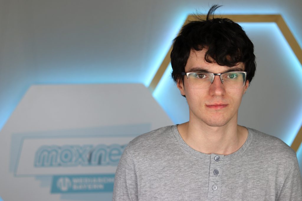 Das Foto zeigt den Praktikanten Ben Romdhane im Porträt.