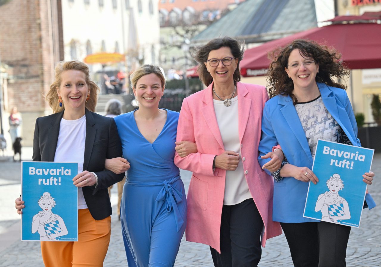 Das Bild zeigt das Team der Kampagne "Bavaria ruft!".