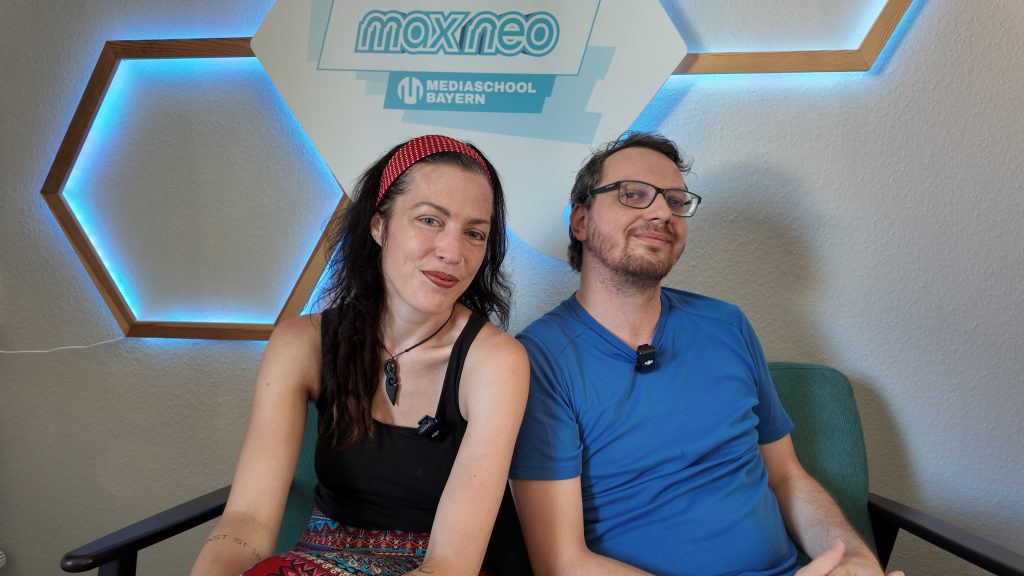 Das Foto zeigt Sängerin Joe und Gitarrist Chato von der Band Jupiter Orbit Escape.